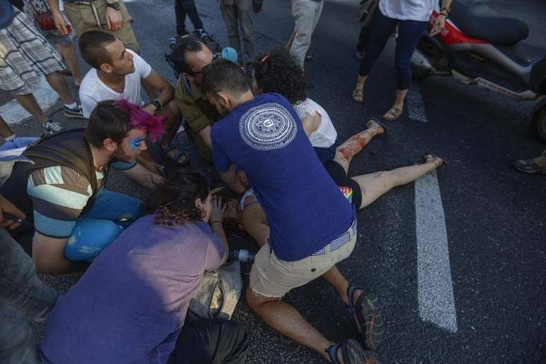 Ataque aconteceu no final da passeata, no centro da cidade, perto da rua Kerem Ayesod, por volta das 19h locais (13h de Brasília)