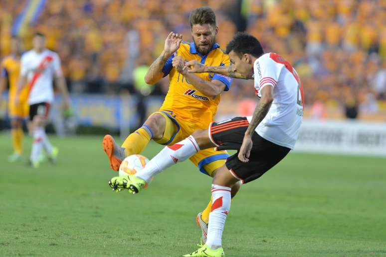 Rafael Sobis teve chance clara de gol no primeiro tempo, defendida por Barovero