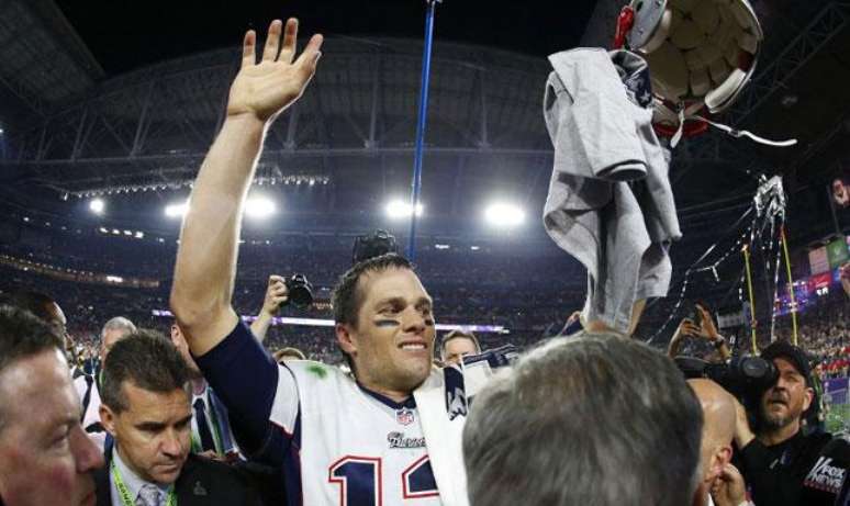 Tom Brady festeja título e recorde na grande final