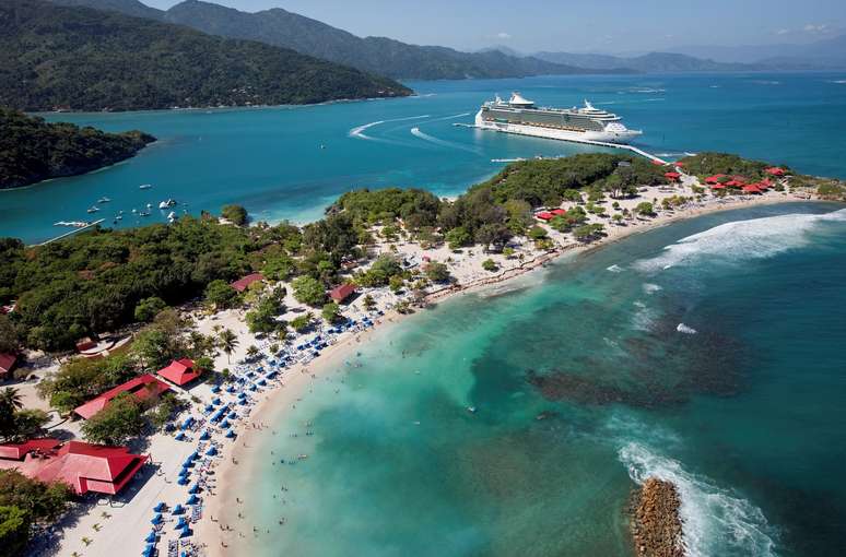 A praia de Labadee é um paraíso do Caribe