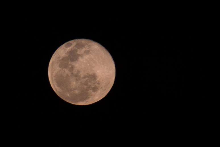 Fenômeno visto pela última vez em agosto de 2012, a "Lua Azul" vista na cidade de Campinas, em São Paulo