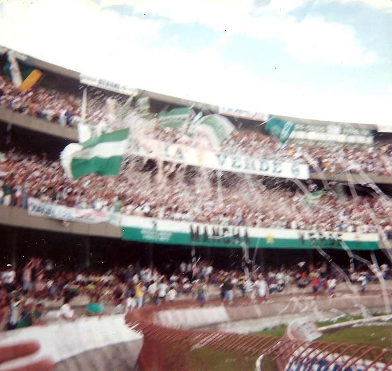 Mancha Verde, na década de 80, era a principal organizada do Coritiba