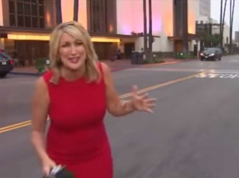 Rep&oacute;rter se assustou durante link em TV dos Estados Unidos 