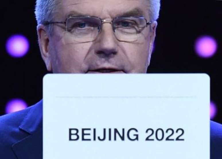 Thomas Bach, presidente do COI, anuncia Pequim como a sede da Olimpíada de Inverno de 2022
