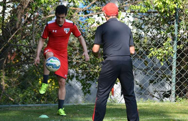 Vindo do Botafogo, meia ainda não jogou pelo São Paulo