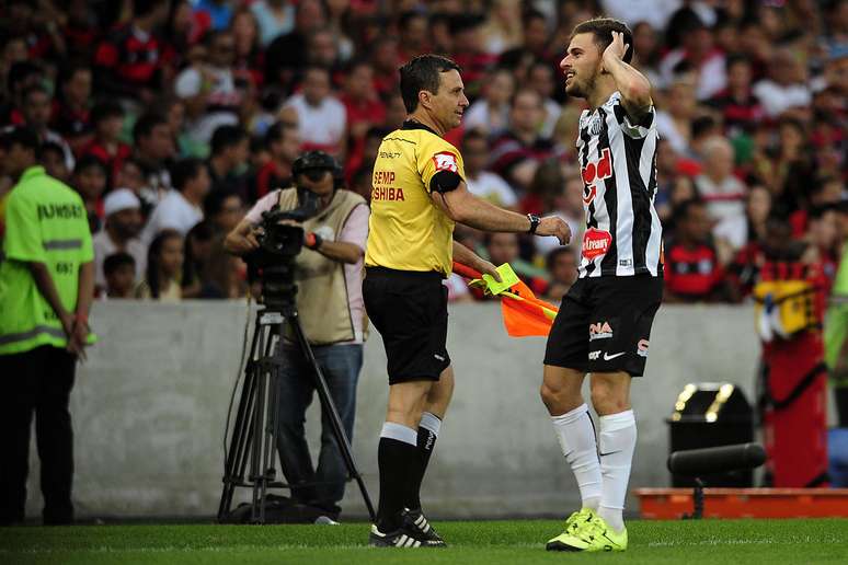 Lucas Lima fez o gol(aço) de empate do Santos