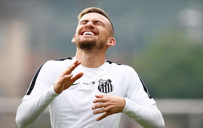 Lucas Lima acredita que o primeiro confronto do clássico deve encaminhar vaga