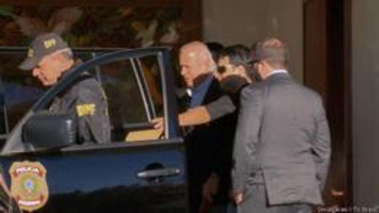 O ex-ministro José Dirceu voltou a ser preso pela Polícia Federal nesta segunda-feira