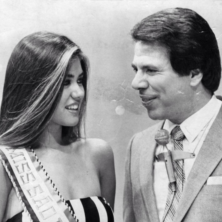 Solange Frazão ao lado do apresentador Silvio Santos, quando foi eleita Miss São Paulo, em 1982