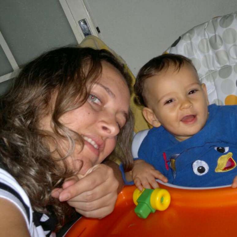Aline de Paula Silva e o filho, Rafael