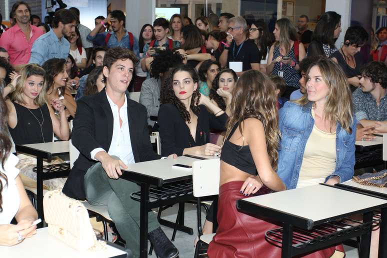 Malhação completa 20 anos e ganha nova temporada repaginada. Elenco celebra com festa em uma sala de aula no Projac, no Rio, nesta terça-feira (4) 