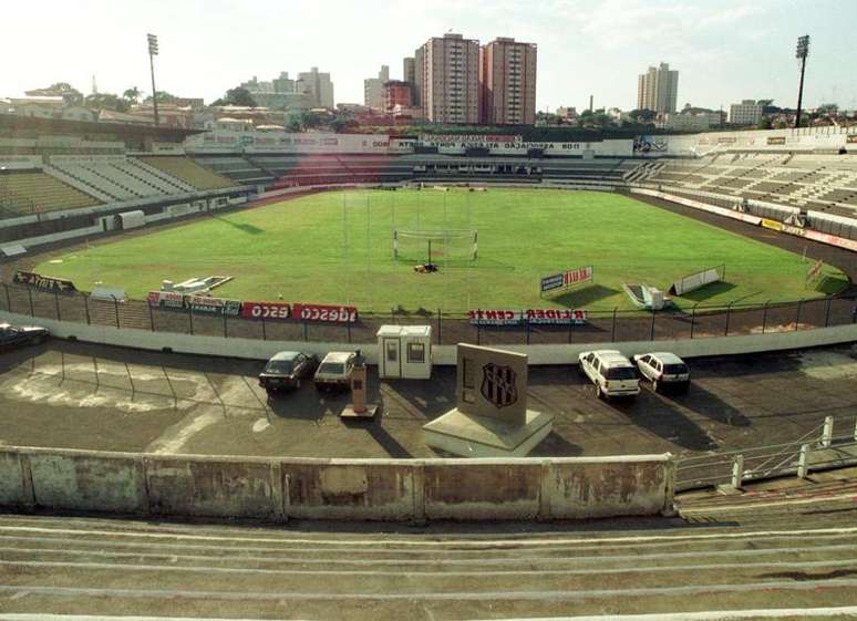 Estadio Moises Lucarelli