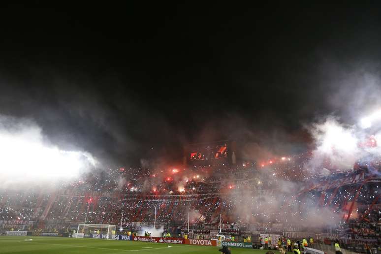 Sinalizadores ditaram o clima da decisão da Libertadores