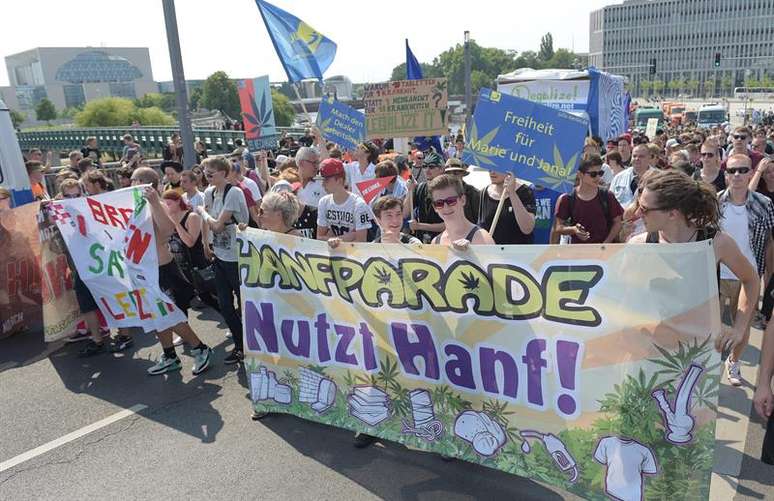 A iniciativa contou com o apoio dos partidos da oposi&ccedil;&atilde;o na cidade.