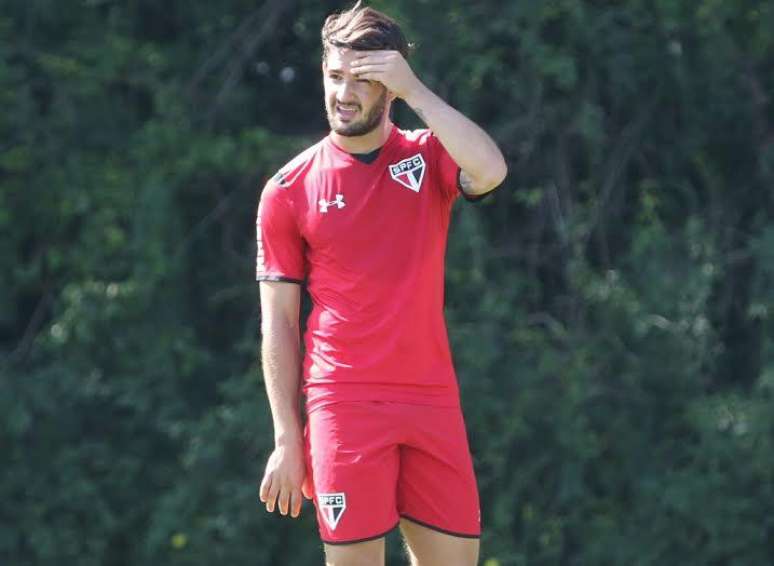 Alexandre Pato treina no São Paulo