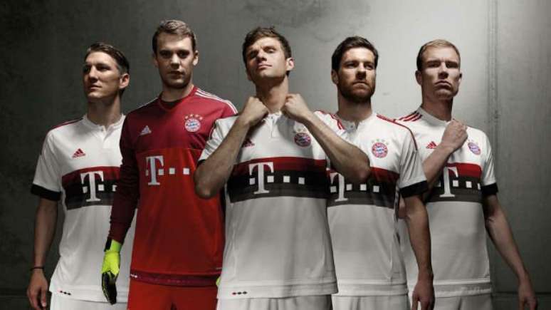 Modelo da camiseta do Bayern é muito similar ao apresentado pelo Flamengo essa semana
