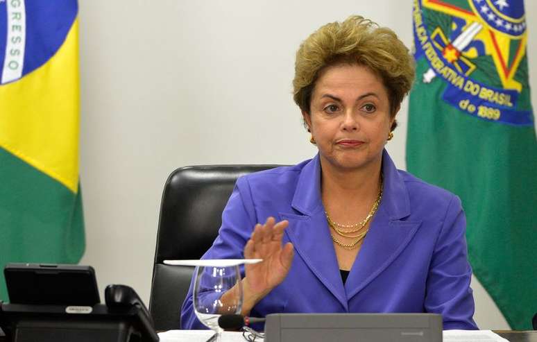 Dilma jantou no Palácio da Alvorada com cerca de 40 senadores e 20 ministros do seu governo.