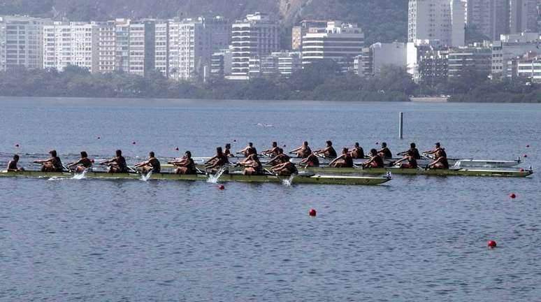 Equipe de remo em evento-teste para a Olimpíada Rio-2016