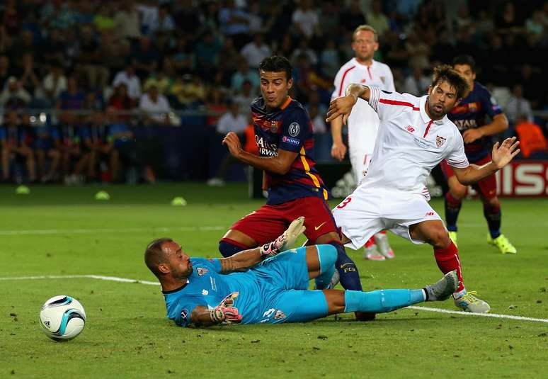 Brasileiro Rafinha, substituto de Neymar, marcou o terceiro do Barça