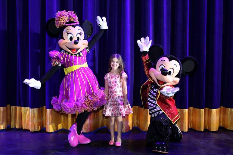 A atriz mirim Giovana na estreia do espetáculo “Disney Live! O Caminho Mágico de Mickey &amp; Minnie&#034;, no Rio de Janeiro, na noite desta quarta-feira (12)