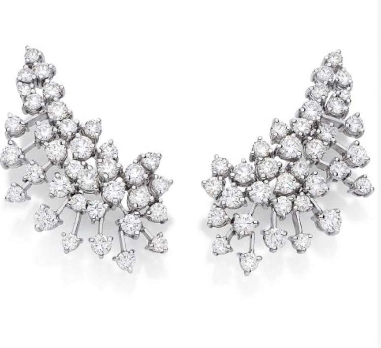 Os brincos de diamante polido, estilo ear cuff, custam R$ 125.660 e são da Talento Joias