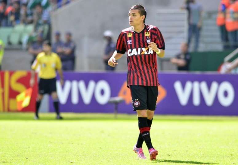 Daniel Hernández, 24 anos, estreou diante do Palmeiras, há três rodadas
