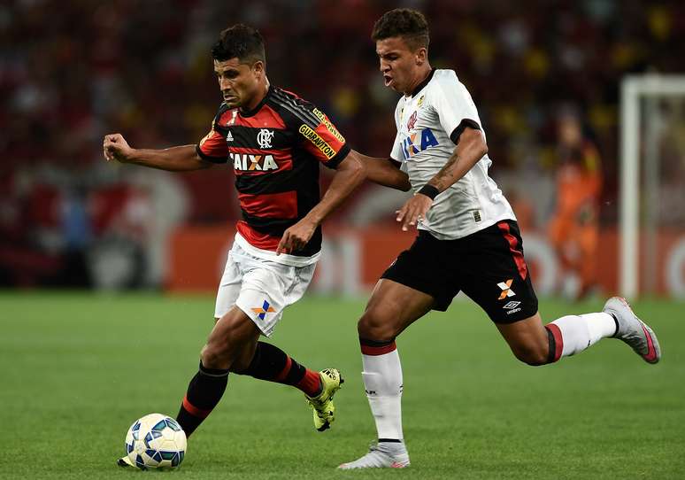 Novo camisa 10 do Flamengo, Ederson estreou na equipe carioca