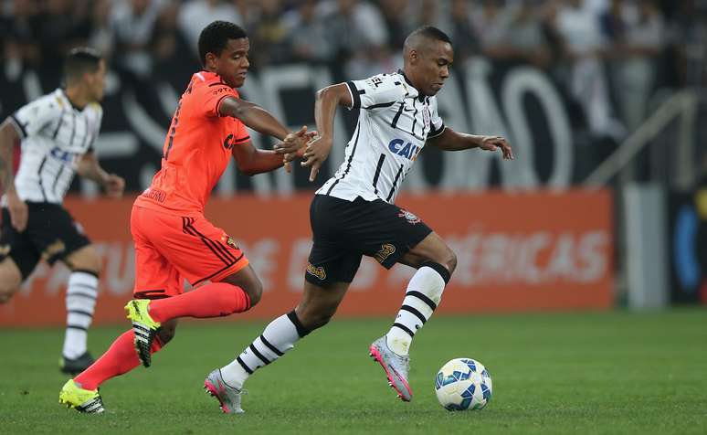 Uma das duas derrotas do Sport no 1º turno foi para o Corinthians