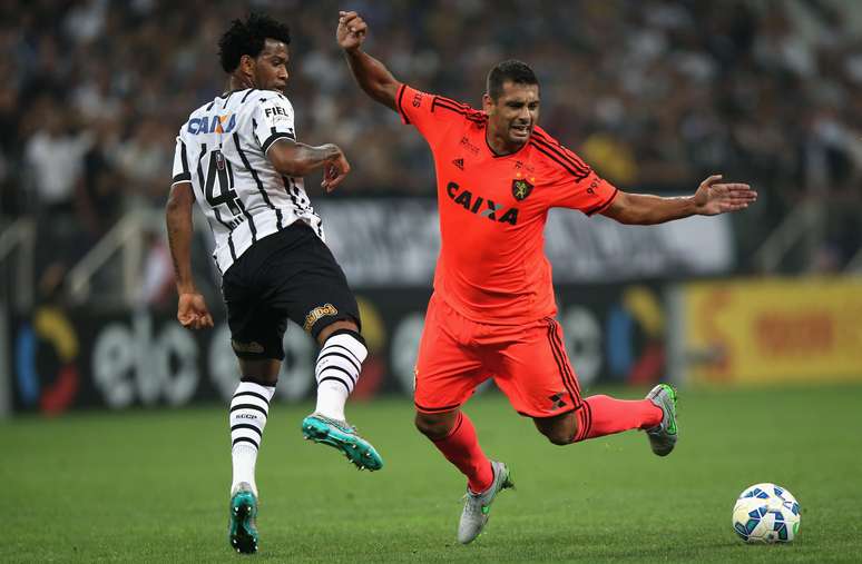 Partida em Itaquera acabou 4 a 3 em favor do Corinthians