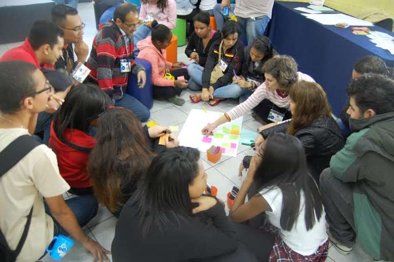 Problemas enfrentados no cotidiano, como mobilidade urbana, catástrofes naturais e violência, podem ser solucionados a partir de projetos de alunos