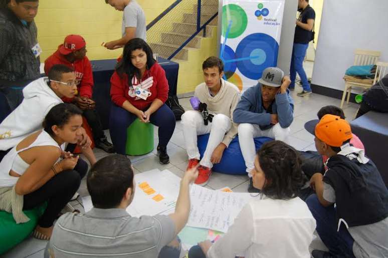 De todos premiados, os três primeiros colocados ganham tablets, e todos os vencedores participam de mentorias para colocarem as ideias em prática