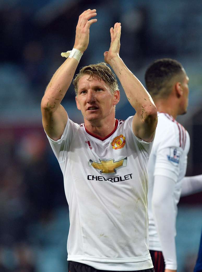 Schweinsteiger comemora vitória do Manchester