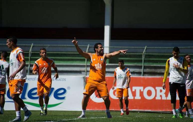 Fred treinou neste sábado e joga no domingo