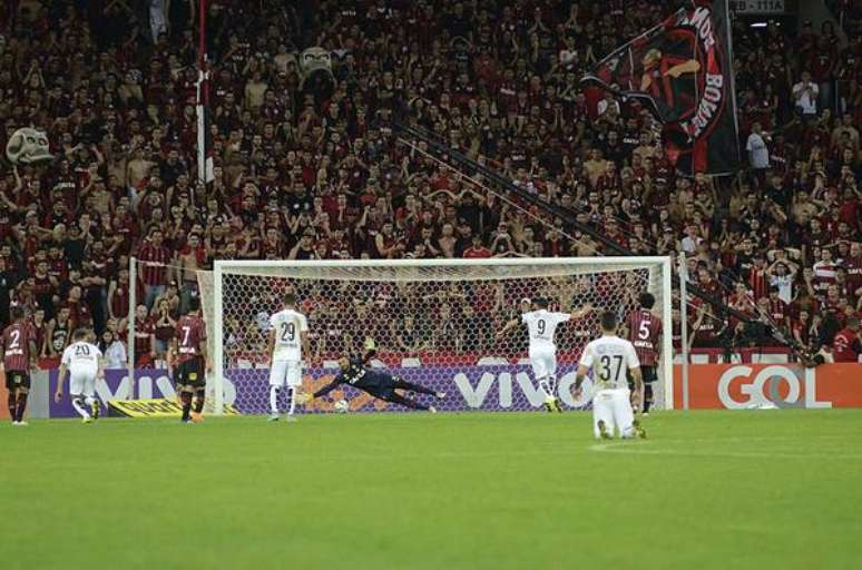 Weverton defendeu o segundo pênalti nesta Série A