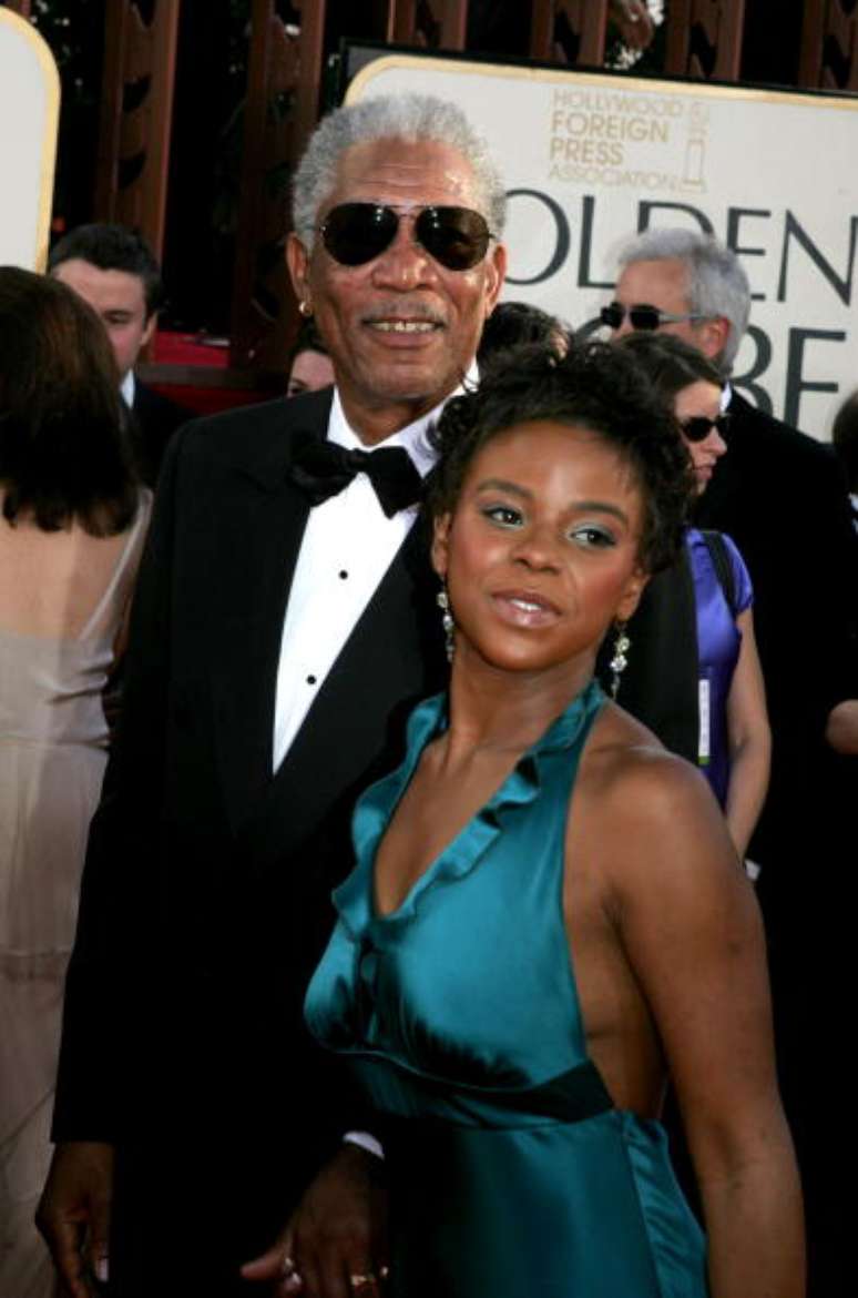 E&#039;Dena Hines acompanhou o ator Morgan Freeman no Globo de Ouro em janeiro de 2005, em Beverly Hills, Califórnia.