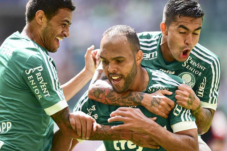 Palmeiras leva empate do Flamengo no fim e chega ao quarto jogo sem vencer  no Brasileirão 