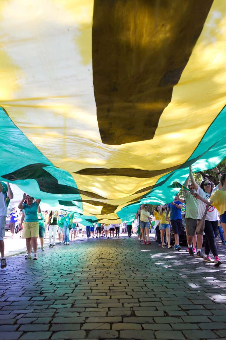 Protesto contra a presidente Dilma e o governo do PT organizado pelos movimentos Brasil Livre, Vem Pra Rua e Revoltados ON LINE, neste domingo (16)