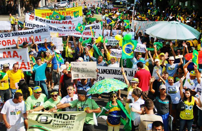 Protesto contra a presidente Dilma e o governo do PT organizado pelos movimentos Brasil Livre, Vem Pra Rua e Revoltados ON LINE