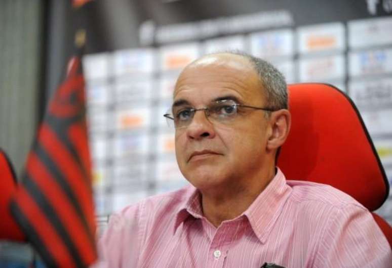 Diretoria do Flamengo reclama de decisões dos árbitros dos últimos jogos, como o contra o Palmeiras em que foi derrotado por 4 x 2.