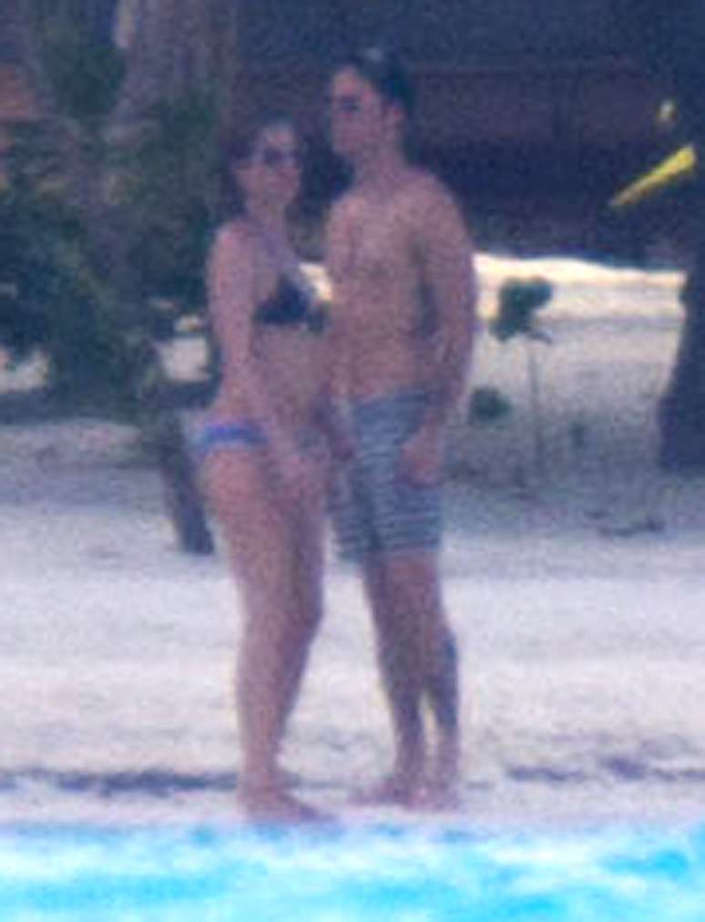 Jennifer Aniston e Justin Theroux passam lua de mel em Bora Bora