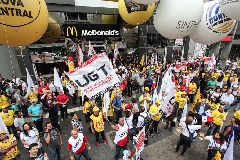 Trabalhadores protestaram contra as condições de trabalho no McDonald’s