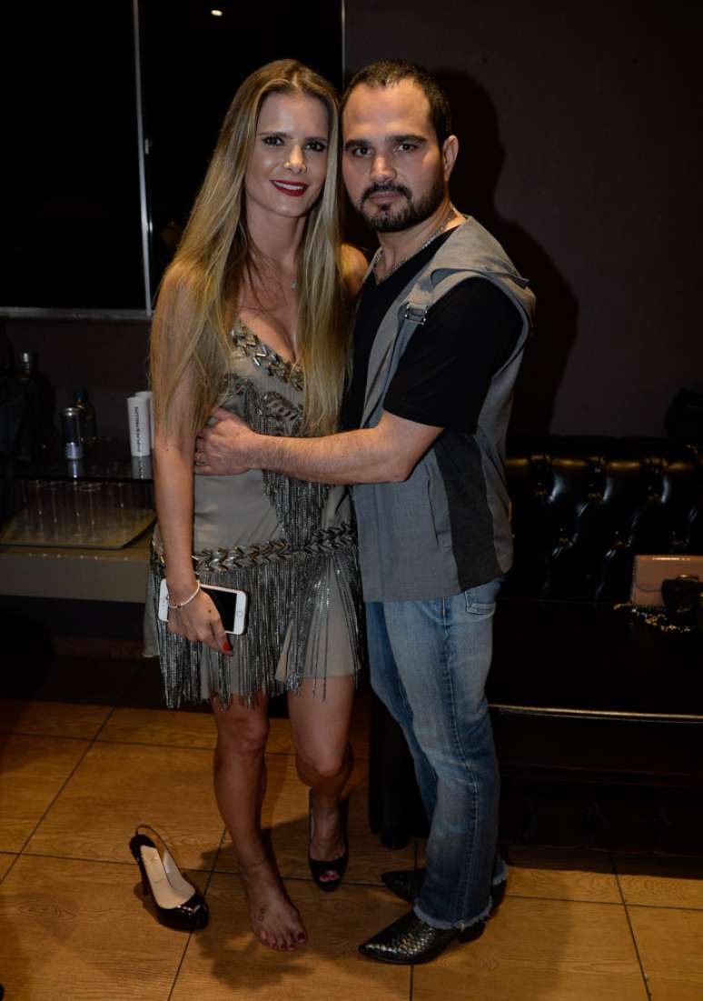 Luciano e a mulher, Flavia Fonseca, após show da dupla Dablio e Phillipe, nesta terça-feira (18)