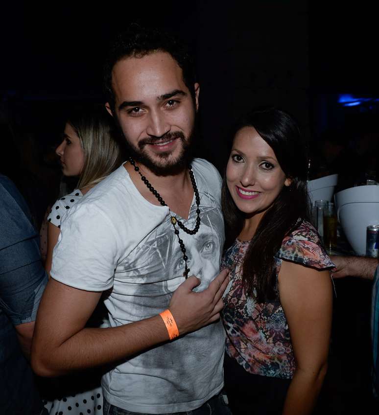 Wesley, filho mais velho do cantor Luciano Camargo, com Tha&iacute;s Fraga, ap&oacute;s show da dupla Dablio e Phillipe, nesta ter&ccedil;a-feira (18)