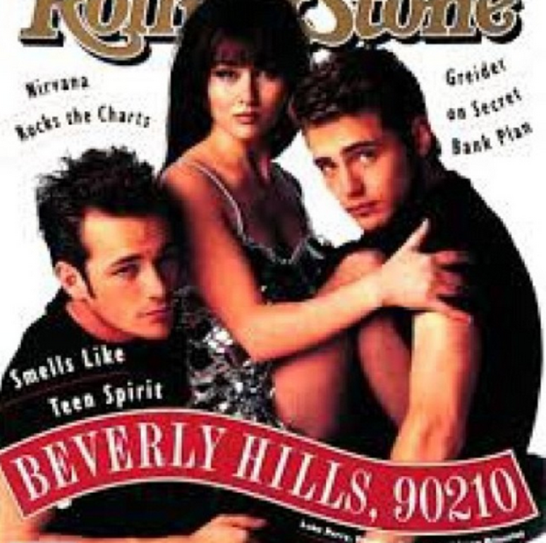 Capa da revista Rolling Stone, que traz Shannen Doherty ao lado dos companheiros de &#034;Barrados no Baile&#034; Jason Priestley (que interpreta seu irmão gêmeo Brandon, à dir.) e Luke Perry (Dylan McKay, o amor de sua vida na série) 