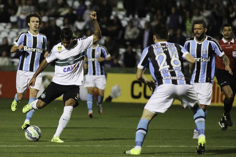 Grêmio joga por empate em Porto Alegre para avançar às quartas de final