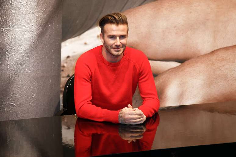 David Beckham também aposta no suéter masculino.