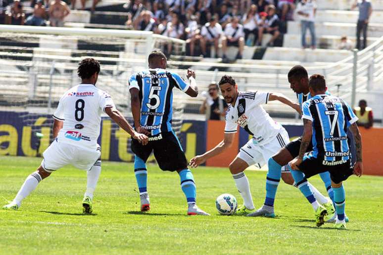 Ponte Preta ex Grêmio não saíram do 0 a 0 no Moisés Lucarelli, em Campinas (SP)