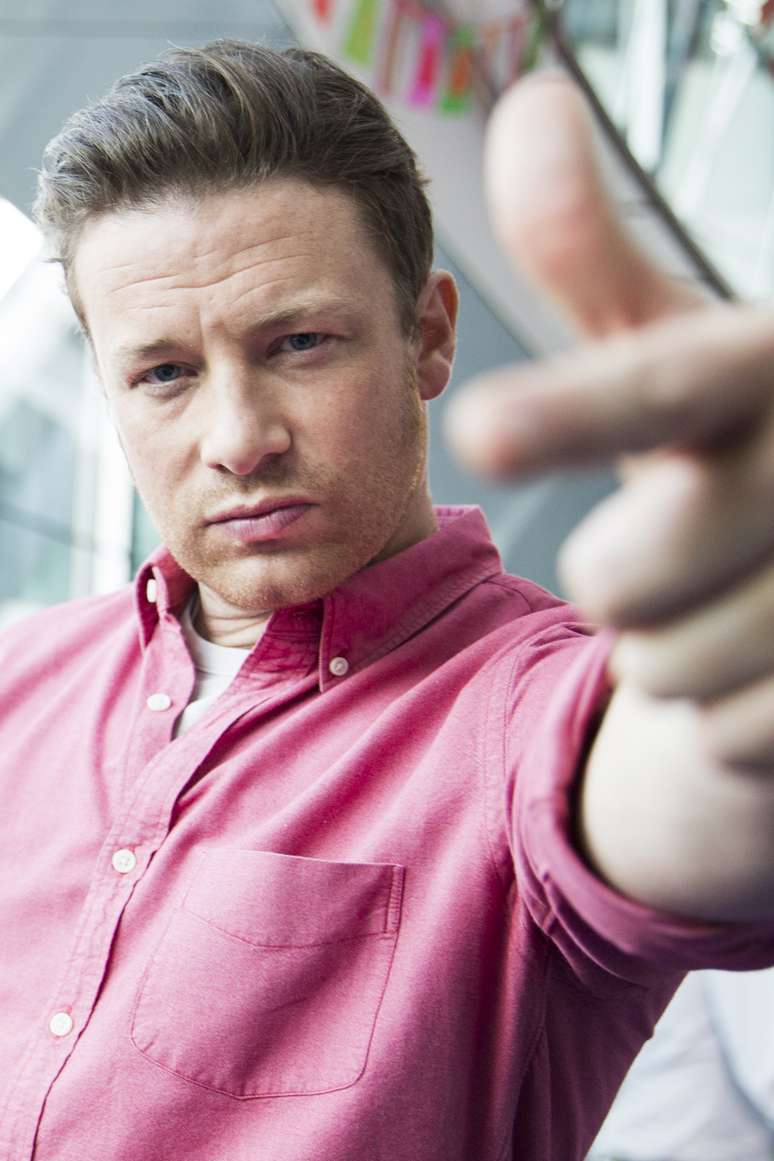 Jamie Oliver tenta combater a indústria do açúcar em seu novo projeto