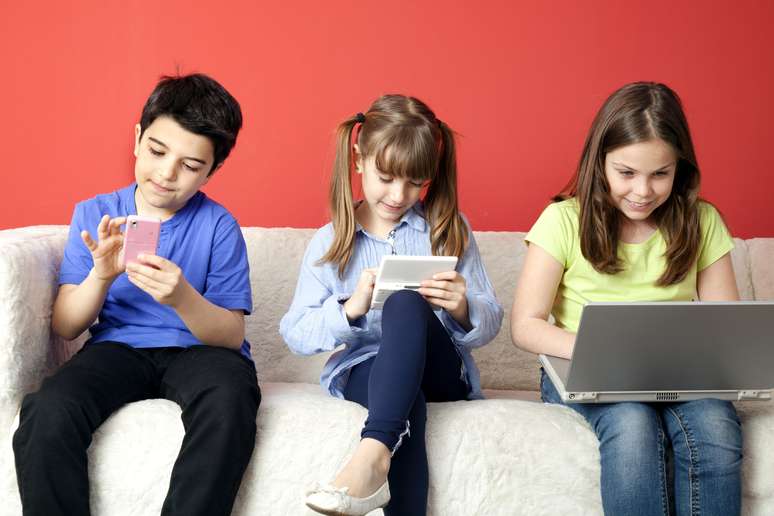 Segundo a pesquisa, uma em cada três crianças depende de tablets para fazer a lição de casa