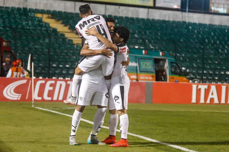 Edcarlos chegou a colocar o Atlético-MG em vantagem no final do primeiro tempo